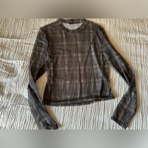 Sheer top - Picture 2 of 3